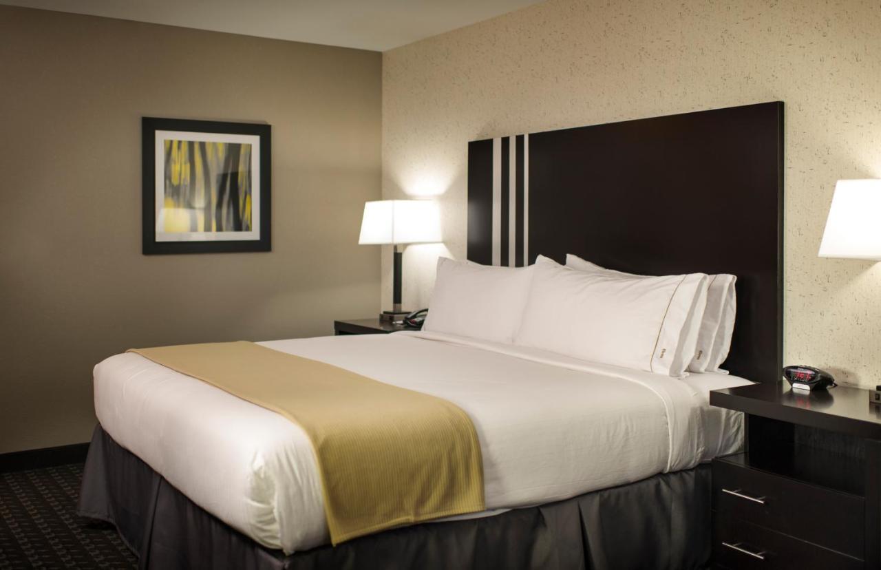 Express And By Ihg Hotel