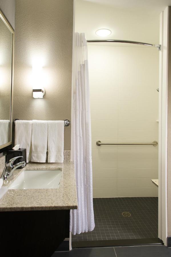 Express And By Ihg Hotel Madison